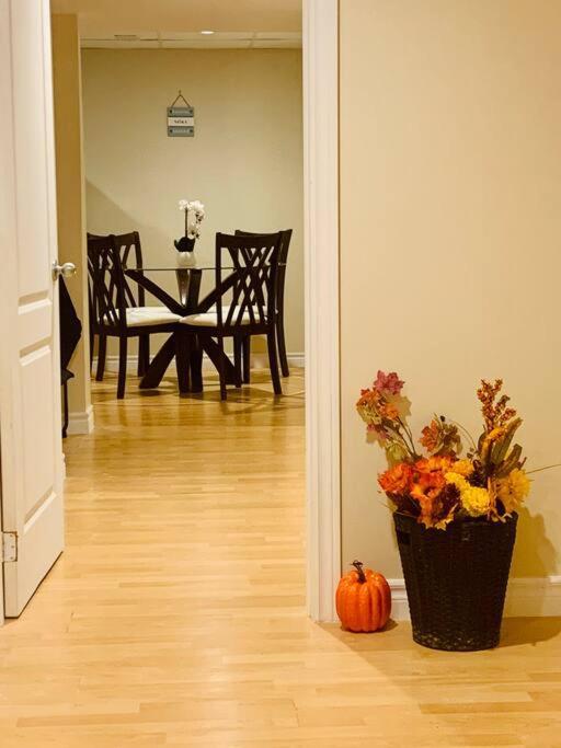 Finished 2 Bedroom Apartment In An Upscale Area Of Ajax Bagian luar foto