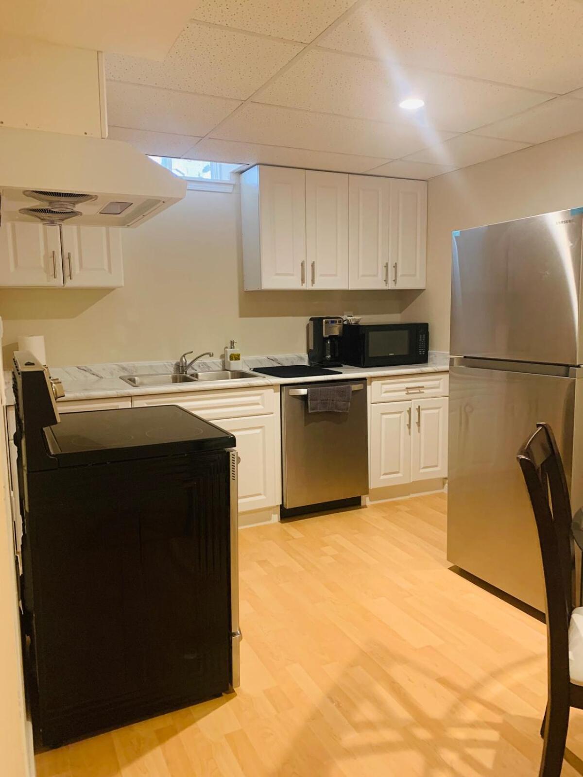 Finished 2 Bedroom Apartment In An Upscale Area Of Ajax Bagian luar foto